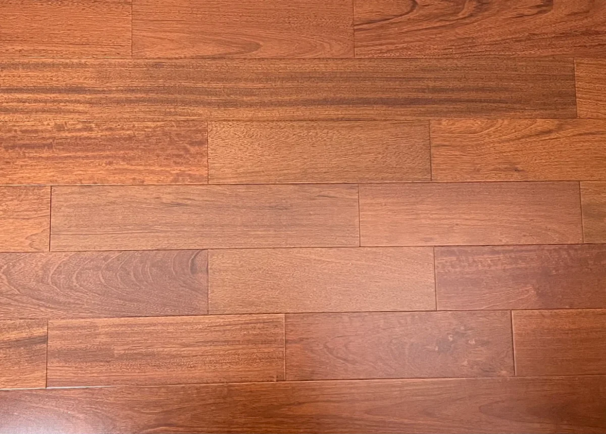 Hardwood vs Laminate Flooring: Which Should You Choose? guide image